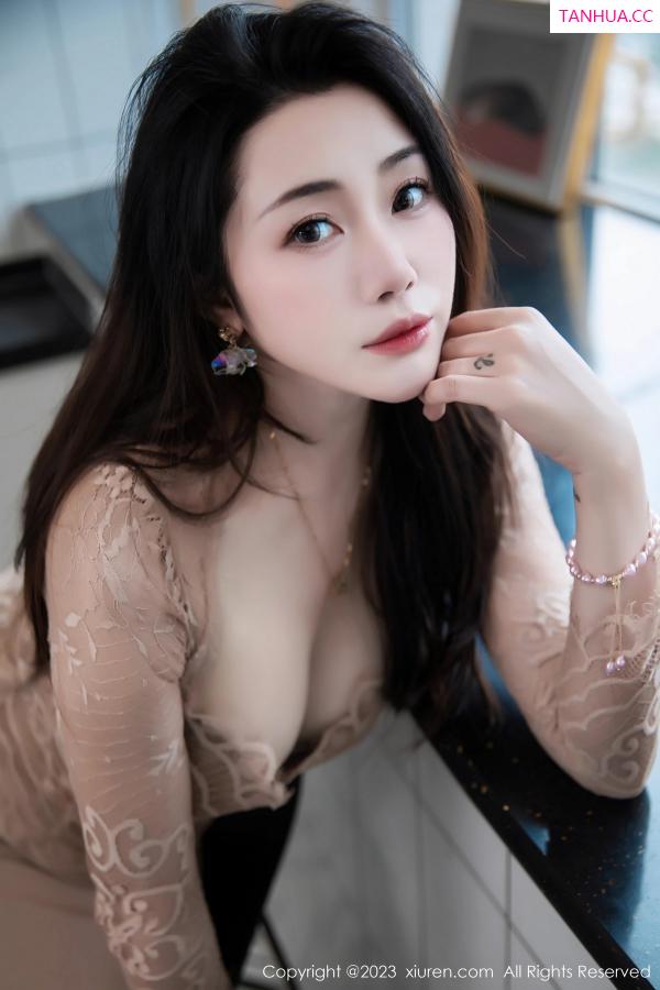  [XiuRen]高清写真图 2023.08.11 No.7216 严利娅Yuliya 丰腴美臀第53张图片